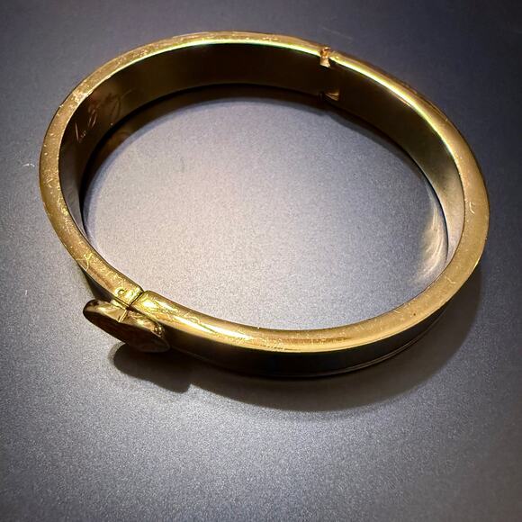 Vera Bradley Lola Heart Black Enamel Hinged Bracelet - Picture 4 of 9